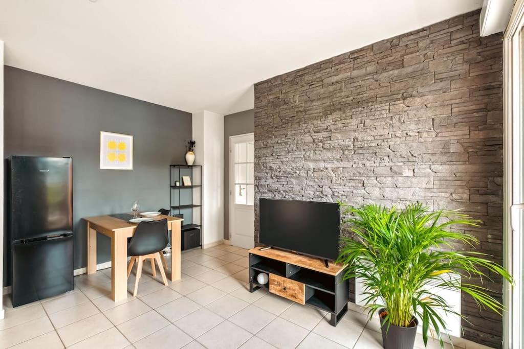 T2 Paisible Vaise, Avec Parking Metro Direct Bellecour Apartment Lyon Exterior photo